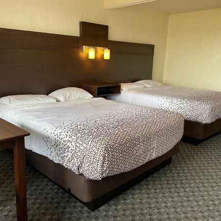 Holiday Motel Уэстпорт Экстерьер фото