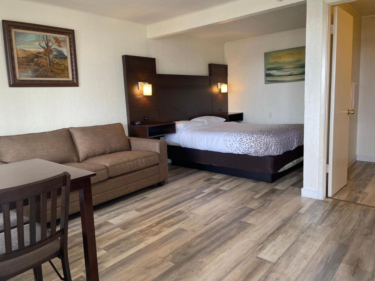 Holiday Motel Уэстпорт Экстерьер фото